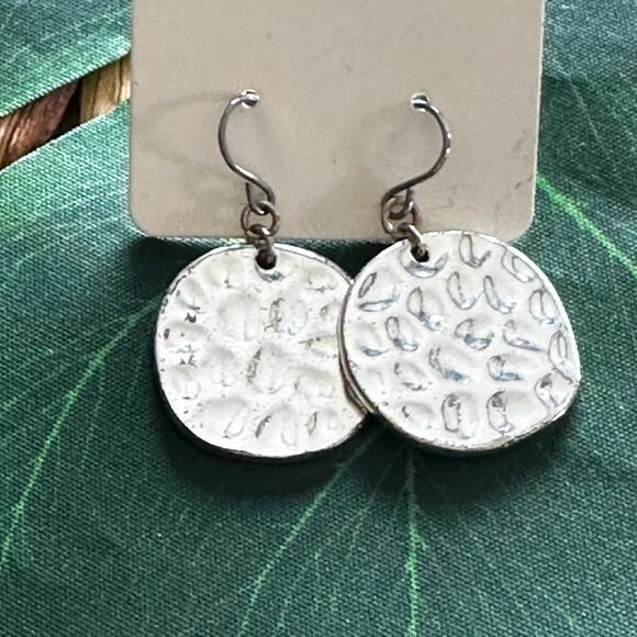 BOGO FREE HAMMERED SILVER DISK EARRINGS - Picture 1 of 5